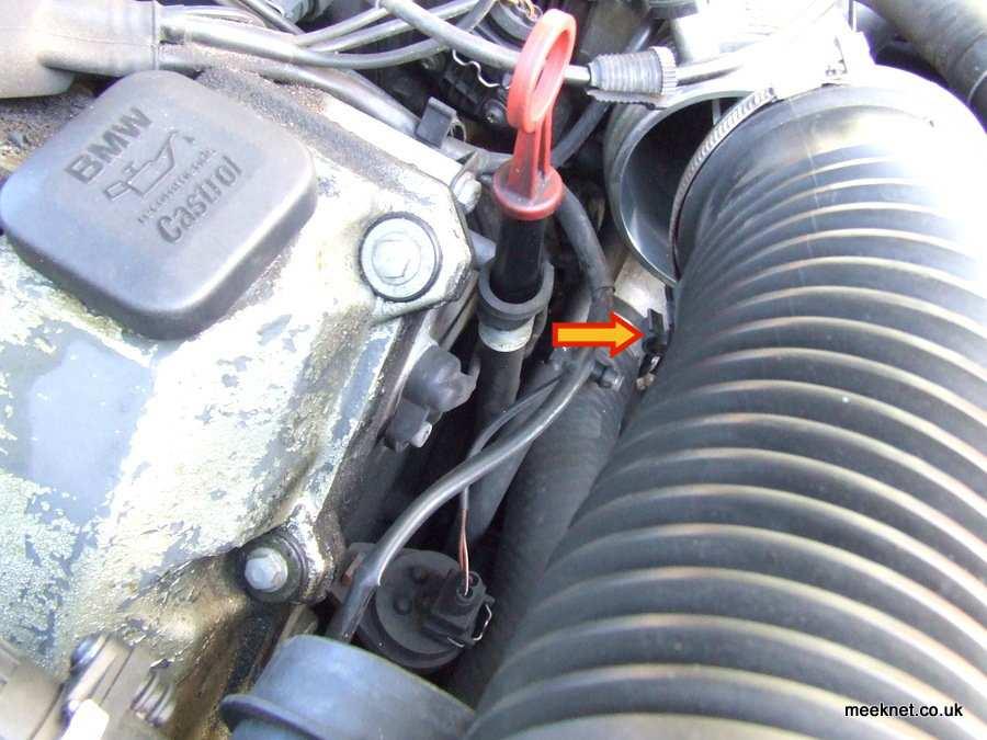 Page 5 of 10 Using an Allen-key, remove the single bolt securing the camshaft