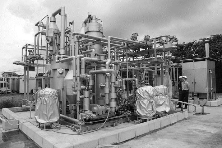 Figure 4. Demonstration plant based on superheated methanol vapor method using bubble column reactor (Designed Productivity: 400 L/d) Table 1.