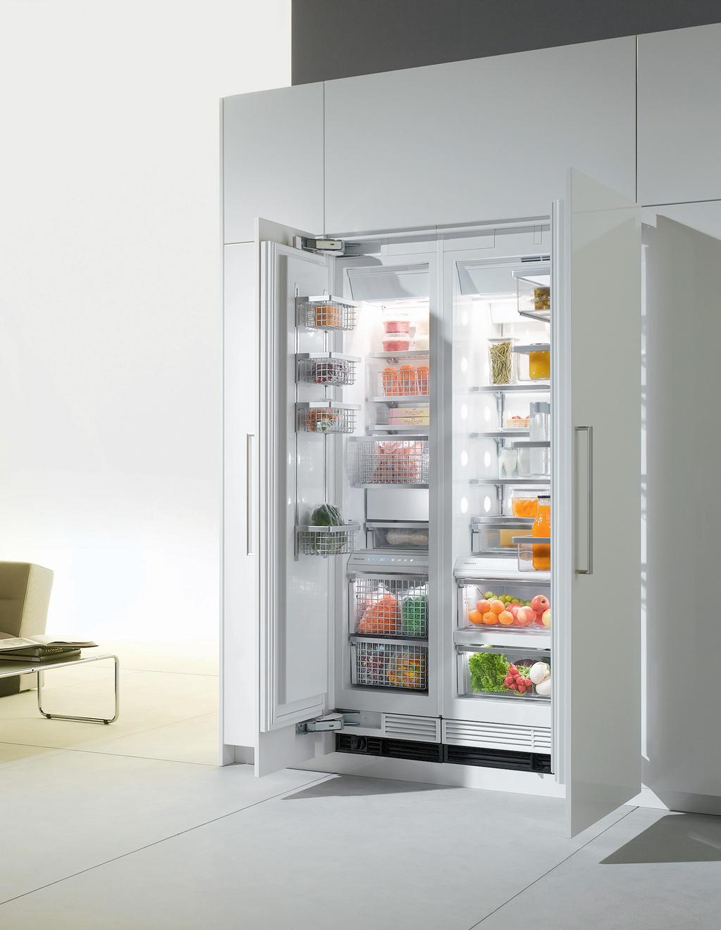 Fully Integrated 18 Freezer with Internal Ice