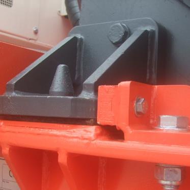Jaw Supports The crusher is mounted independently from the chassis on four anti vibration mounts These