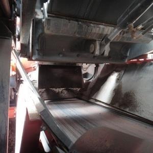 prevent belt slipping Fully skirted product conveyor system.