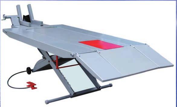 Extra-large platform 30 working height Choose from a range of accessories to customize this table for your shop SPECIFICATIONS: M-1000C M-1500C-HR Lifting capacity
