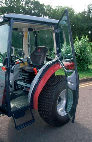 Built for driver comfort and efficiency Designed with the operator in mind, the MF 1500 Series offers a modern driving environment with ergonomically-positioned controls and a fully adjustable