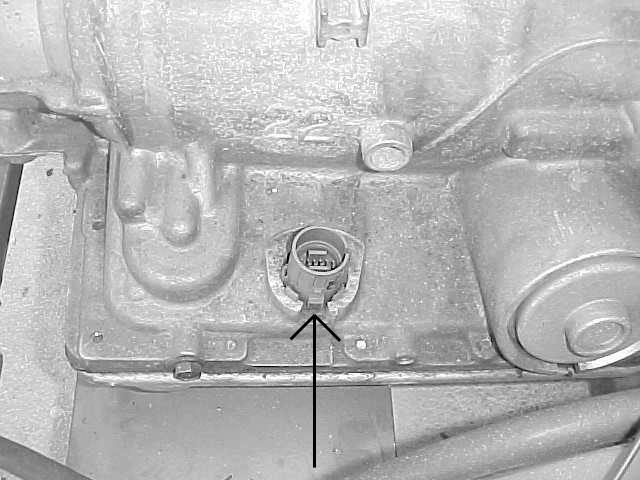 2 If you ARE using the 4L60E transmission, route the 13-position connector to the transmission and attach it. 6.4.3 If you ARE NOT using the 4L60E transmission, tape up the connector and store it in the harness.