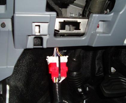 Ensure the connection is fully seated and secure with the supplied wire tie. 3.