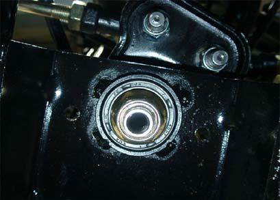 Install the bushing holder and tighten the nuts. TORQUE : 2.0~2.