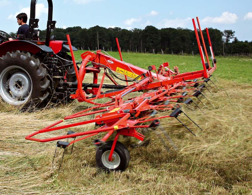 GF 7802 LARGE DIAMETER ROTORS FOR LONG AND DENSE CROPS Equipped with six rotors with seven tine arms each,