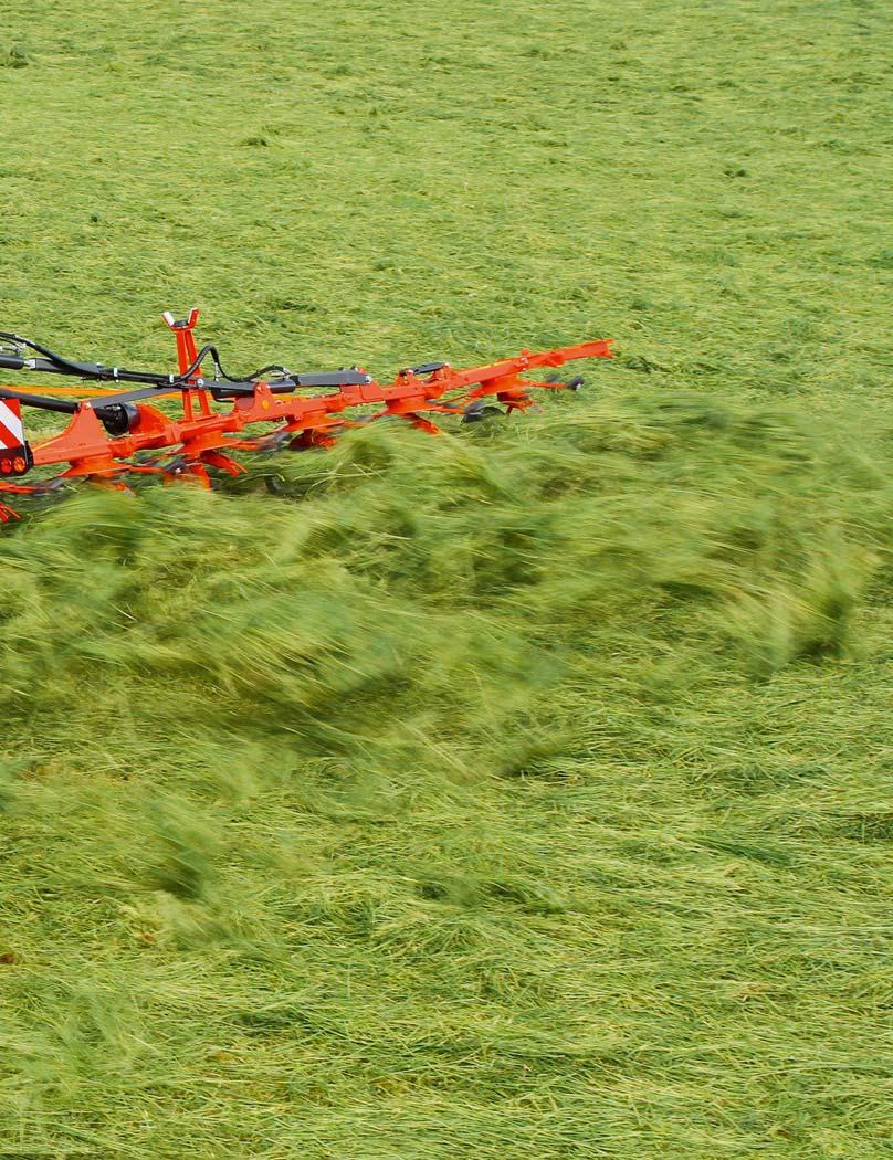 HOW TO CROSS A WINDROWED FIELD WITHOUT MAKING A MESS The design of KUHN s large-width Gyrotedders enables to lift all rotors together for headland