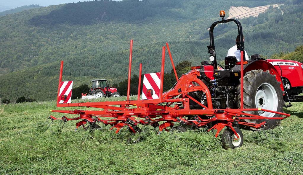 GF 5202 COMPACT BUT EFFICIENT The GF 5202 is a simple, economical 4-rotor machine. It has a working width of 5.20 m and a hydraulic folding system.
