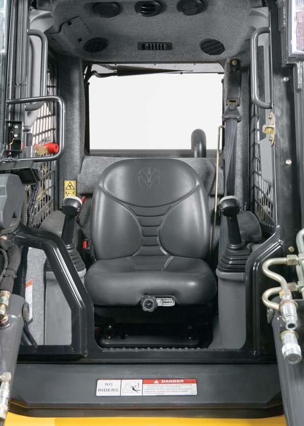 A clean, quiet environment The cab sealing reduces dust infiltration Full-covering and noise-absorbing trim results in quieter interior sound levels An optional sound suppression package reduces