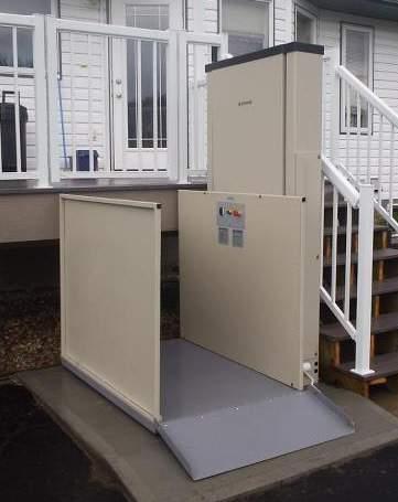 Vertical platform lift ELEVEX ELEVEX Robust platform for outdoor applications The vertical platformlift for lifting heights up to 1830mm The Elevex is a vertical platform lift designed for low-rise