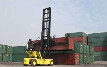CONTAINER HANDLERS LCH & ECH SERIES In order for ports and terminals to operate smoothly, containers need to be transported quickly and safely.