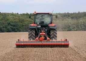 Always with 12 rotors in 3.00m widths. For tractors from 85-180 PTO HP and widths of 3.00, 3.50 and 4.00m. Foldable power harrow PH2000F features trough design that does not require any lateral frame.