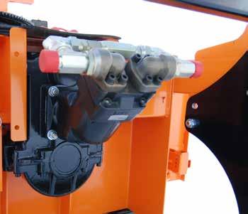 Adapted for high pressures and continuous operation. Refer to model 1800H-2452H. OPTIMAL snow blowers 2202H-2602HD equipped with double feeding screws for much snow.