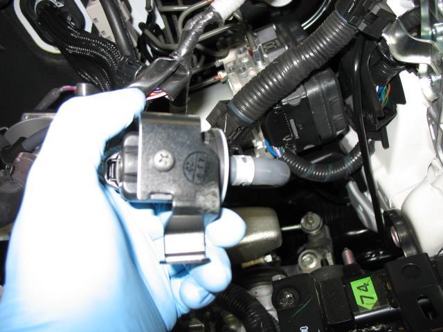 When installing the intake system, do not completely tighten the hose clamps or