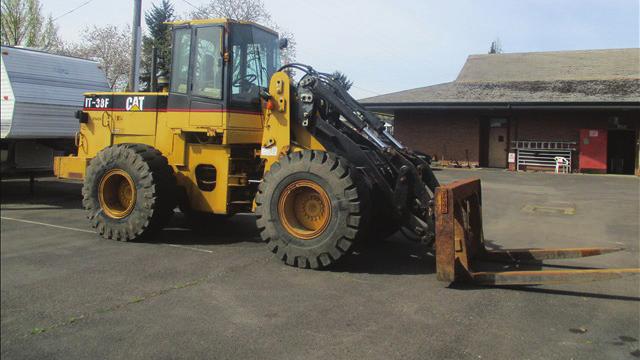 1996 CAT IT-38F ARTICULATED WHEEL LOADER W/QUICK CONNECT, HOUR METER READS: 13,415 RV S 1997 FLEETWOOD 34 T/A MOTORHOME, 7.