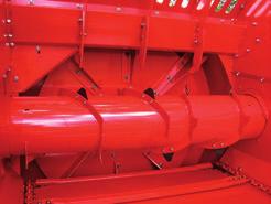 The feed rotor acts as a true regulator of the flow of straw entering the turbine while its layout helps to reduce the aggressiveness of the turbine on the product: the straw retains an optimum