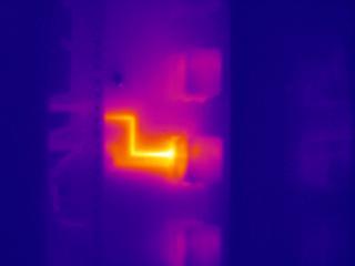 Elevated heating pattern on a UPS battery cell most likely caused by an internal short causing high resistance Elevated heating pattern on