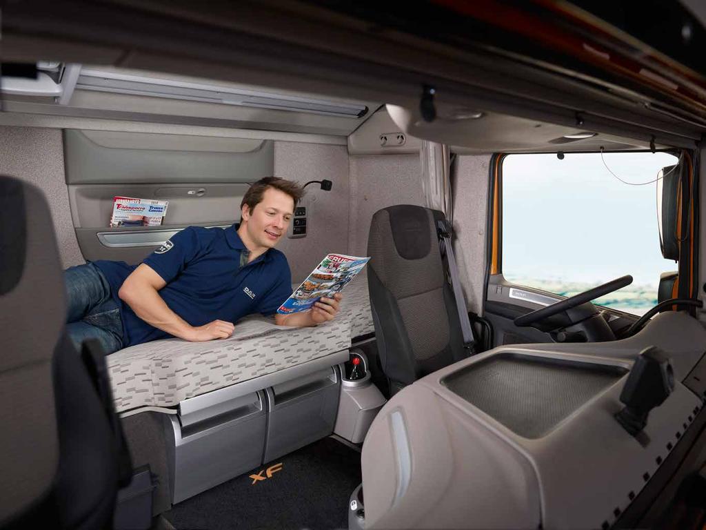 SPACIOUS The new XF has plenty of space. The working and living space of 12.6 m³ and the standing height of 2.25 m in the Super Space Cab are unrivalled.