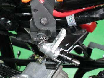 7. Fuel System > Fuel Injector XCITING 400i Fit the fuel hose onto the fuel