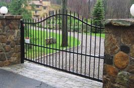 GATE QUALIFICATIONS/APPLICATIONS The Sentry gate opener is designed and rated for vehicular class I, II, III or IV swing gates up to 20 feet in length.
