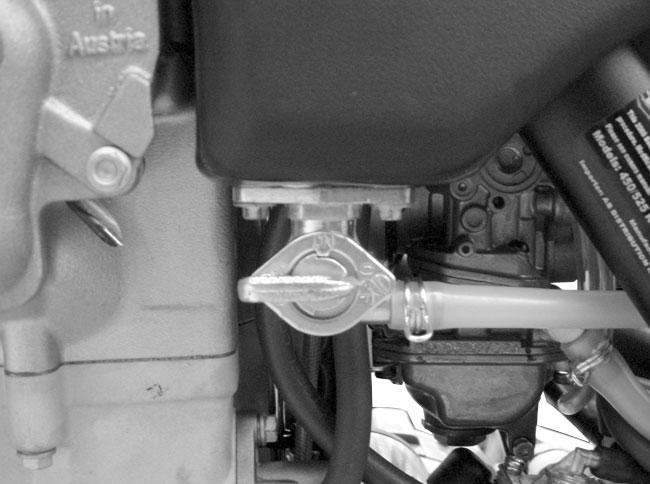 FUEL COCK OFF Fuel cock 1 is closed. ON Before using the vehicle, turn the knob to ON. This allows the fuel to flow to the carburettor.