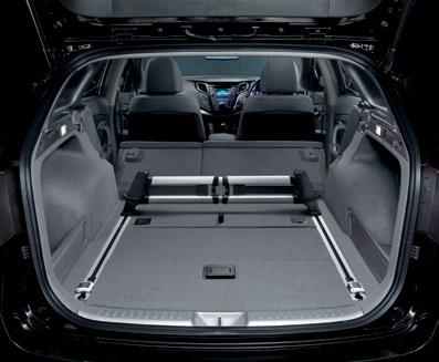 SPACIOUS ENOUGH TO FIT EVERYTHING YOU DESIRE The i40 fits your lifestyle with its spacious and versatile luggage room.