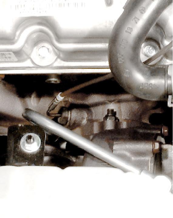 The DPF burns the soot with high-temperature exhaust gas (over 600 C). The rear exhaust gas temperature sensor monitors the temperature of DPF section.