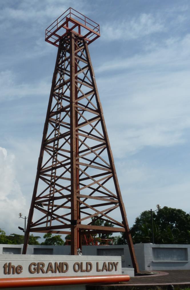 1.2 History & Evolution of Oil & Gas in Malaysia The first discovery of oil well which situated at Canada Hill in Miri, Sarawak (1910) By 1910, Shell s Miri No.