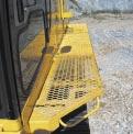 MAINTENANCE FEATURES Easy Maintenance Large catwalk Footing over engine Komatsu designed the PC600LC-6 to have easy service access.