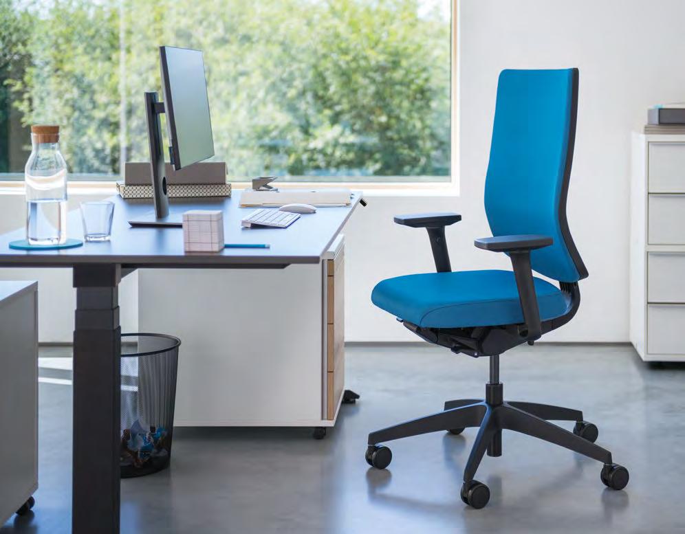 Even the standard version of se:do has an ergonomically formed seat pan and a height-adjustable backrest with a wide opening angle, which provides maximum back support in all positions.