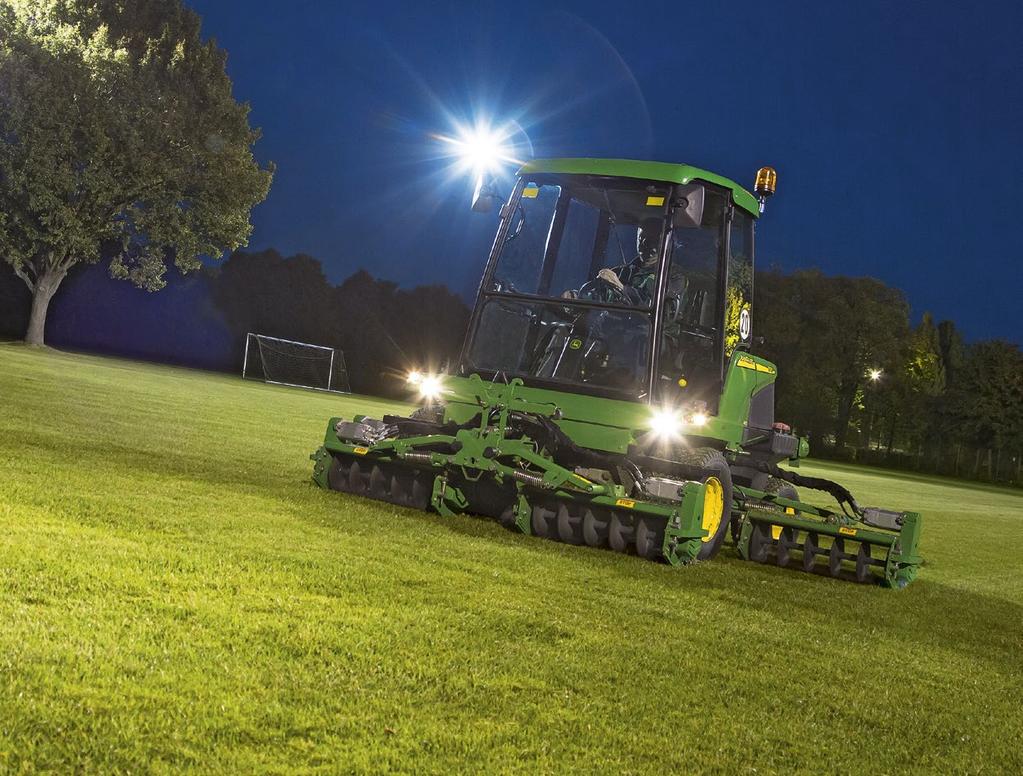 24 Wide-Area Reel Mower Experience full-width productivity For exceptional productivity, clean cut and high durability, the 1905 5-Gang reel mower features the perfect package.