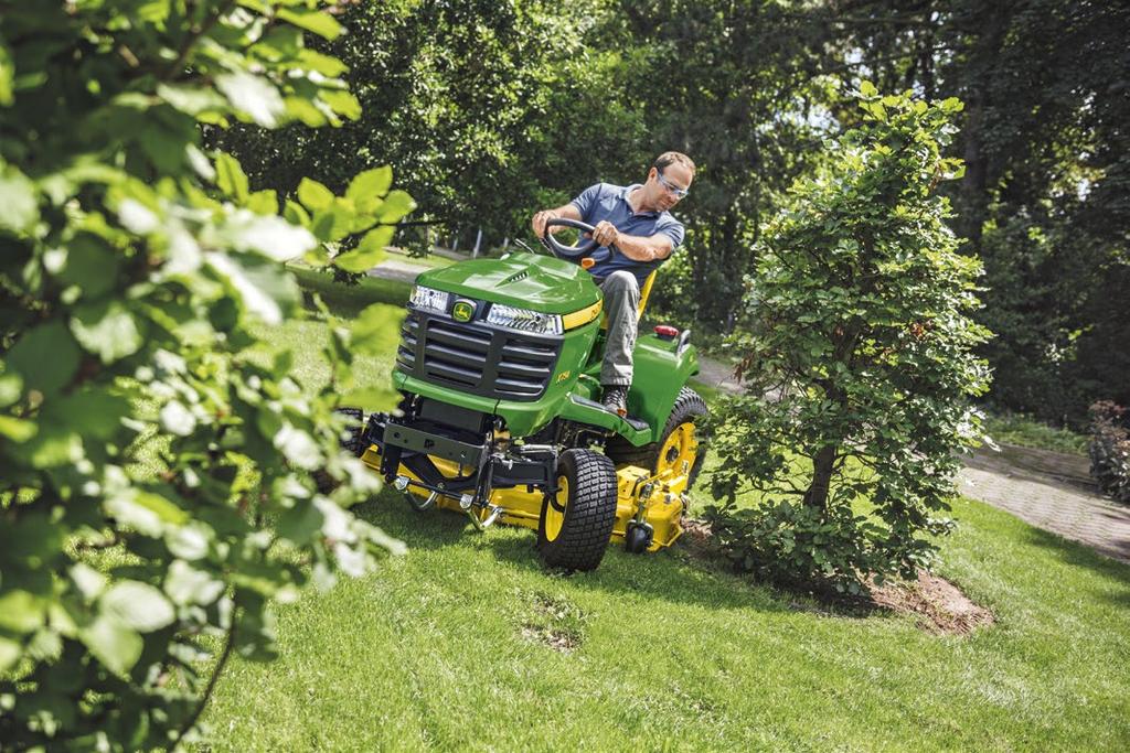29 X700 Series Shared Features: Cruise Control X700 Series These durable diesel mowing tractors are the perfect combination of