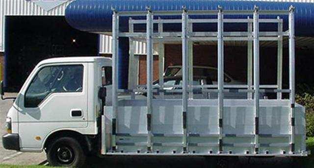 3.5M x 1.95M LIGHTWEIGHT This fully open 3.5M long lightweight glass truck body features a glass carrying height capacity of 1910mm with the left hand side being fully adjustable up to 2440mm.