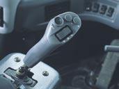 The two-spoke steering wheel makes it possible to read all of the displays and instruments without any problems.