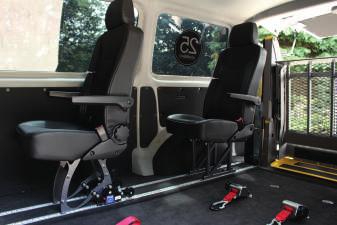 Using a Smartfloor TM system, it is possible to accommodate up to seven seated passengers (including the driver) and one wheelchair occupant and up to nine seated