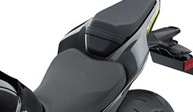 Ergonomics for Control Sport Riders Seat Adjustable Levers Wide, flat handlebar and relaxed, sporty riding position.