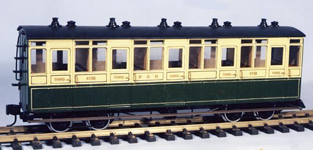 This transporter wagon is suitable for most standard gauge wagons with a wheelbase not greater than 12 feet.