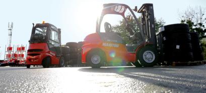 .. Versatile machines Manitou industrial trucks are machines that fulfill all