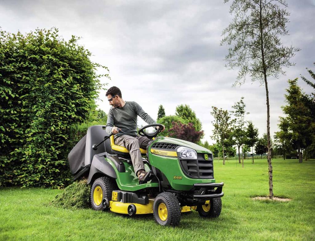 Packed with all the best qualities of the X100 Series machines, these powerful rear collection machines efficiently propel grass clippings into the high