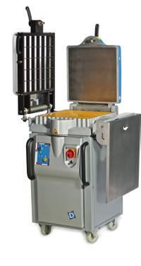 and up to 10 programmable work cycles Robotrad-p + is a hydraulic moulding press equiped with a food-grade synthetic pressure plate for artisan bread that benefited from a long pre-proofing time.