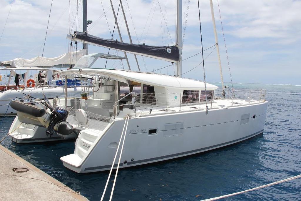 The owners version has 3 cabins with island double beds and 2 bathrooms.