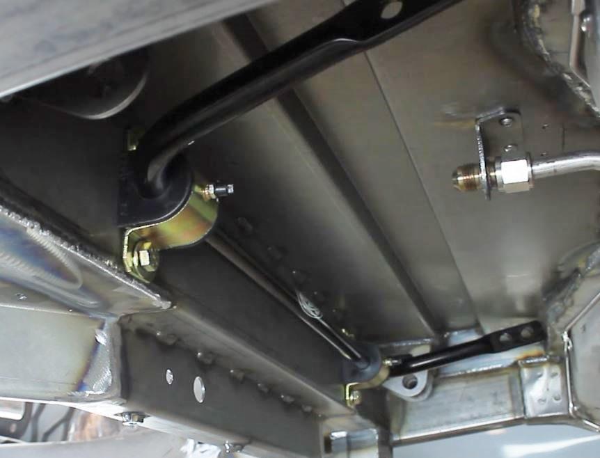 The middle hole in the lower link bracket will be the nominal setting (Figure 53). Figure 39 Install Upper & Lower Links 49. Slide the provided polyurethane bushings onto the rear sway bar.