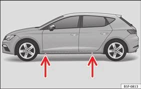 Insert the box spanner (vehicle tools) onto the wheel bolt as far as it will go. An adapter is required to unscrew or tighten the antitheft wheel bolts page 67.