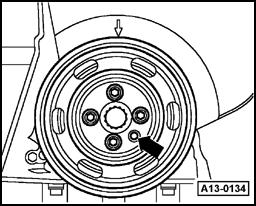 remove using hex socket wrench. - Remove viscous fan. - When installing viscous fan, tighten to 45 Nm (33 ft lb). Fig.