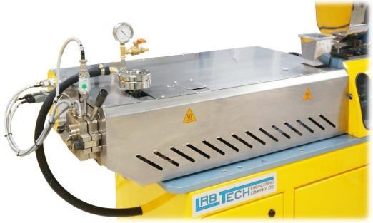The kneading elements are supplied as single sectors which can be placed against each other in various angles enabling numerous kneading and shearing functions.