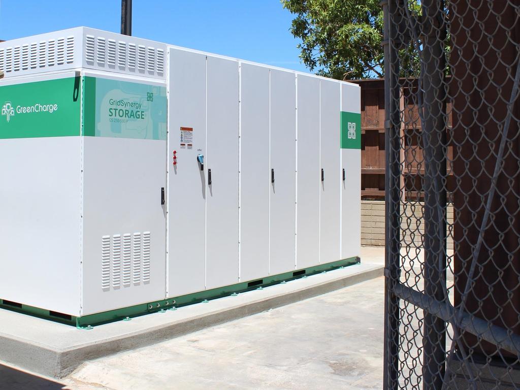 ENERGY STORAGE SOLUTION Intelligent Cloud-Based Software Lithium-ion Energy Storage Performance-Based Contracts & Financing Each year, we expect to