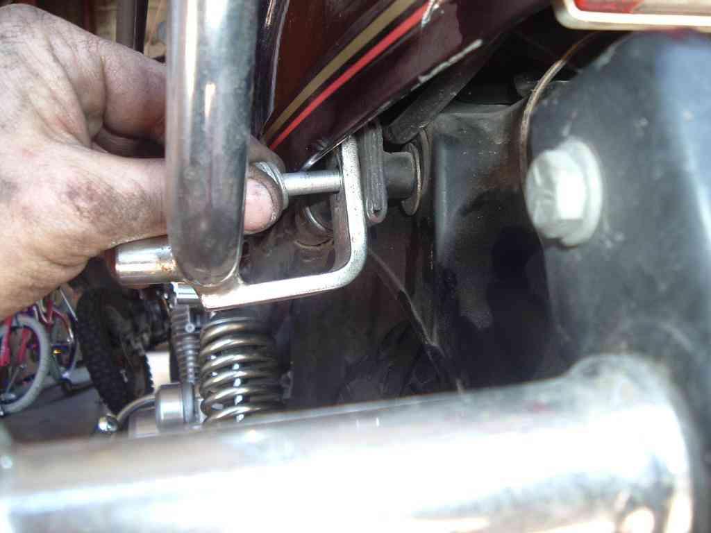 Leave the bottom shock bolts a little loose and tighten them after final assembly.