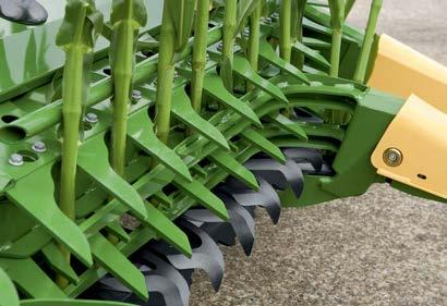 EasyCollect Quality of chop starts at the header The row-independent EasyCollect header is a versatile unit that impresses by feeding the stalks longitudinally into the machine, which leads to an