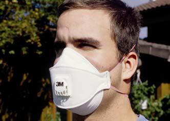 strupene ali zelo strupeno pri vdihavanju, FFS lahko povzroča draženje dihal ali preobčutljivostno reakcijo pri vdihavanju, tretiranja v zaprtih prostorih, npr.